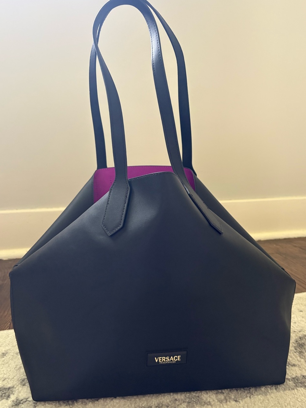 New without Tags Versace Fragrances Tote - Picture 2 of 12